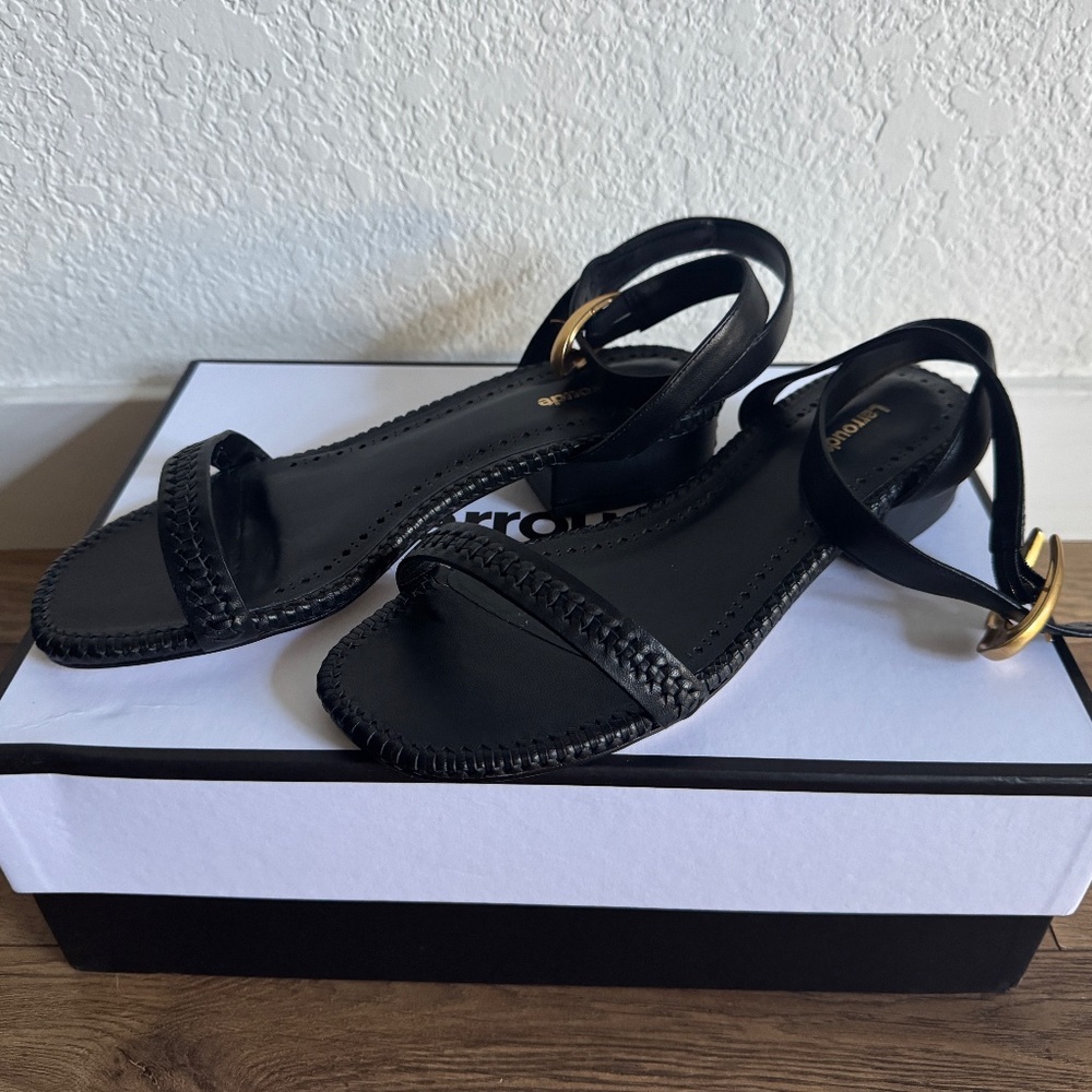 Larroude - Verona flat sandal - SIZE 8 - BRAND NEW!